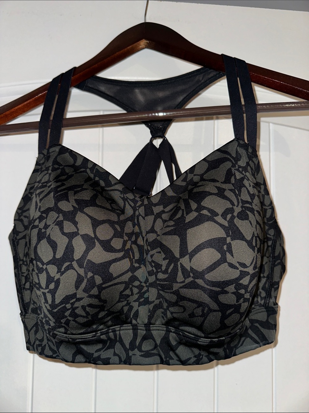Under Armour Black & Olive Green Patterned Padded Sports Bra